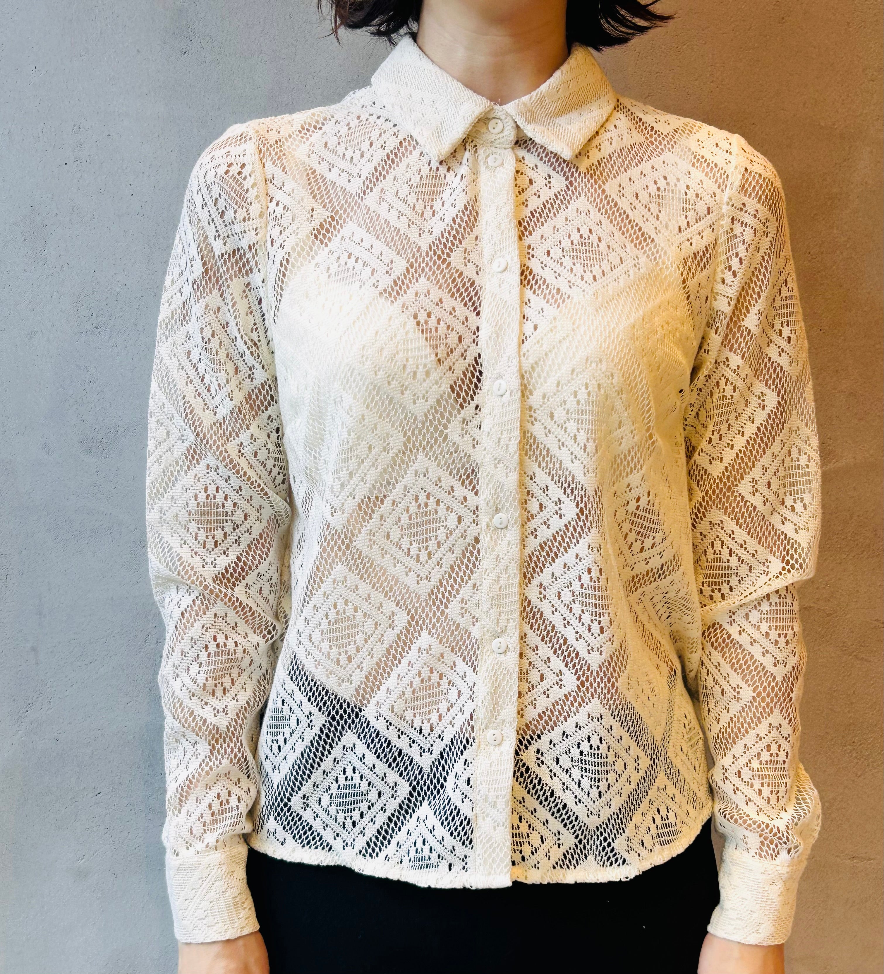 Square motif blouse