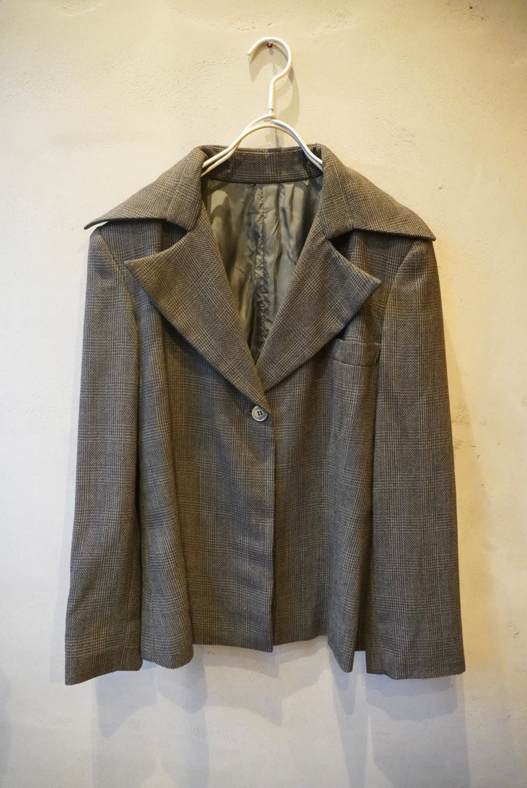 wide lapel jacket