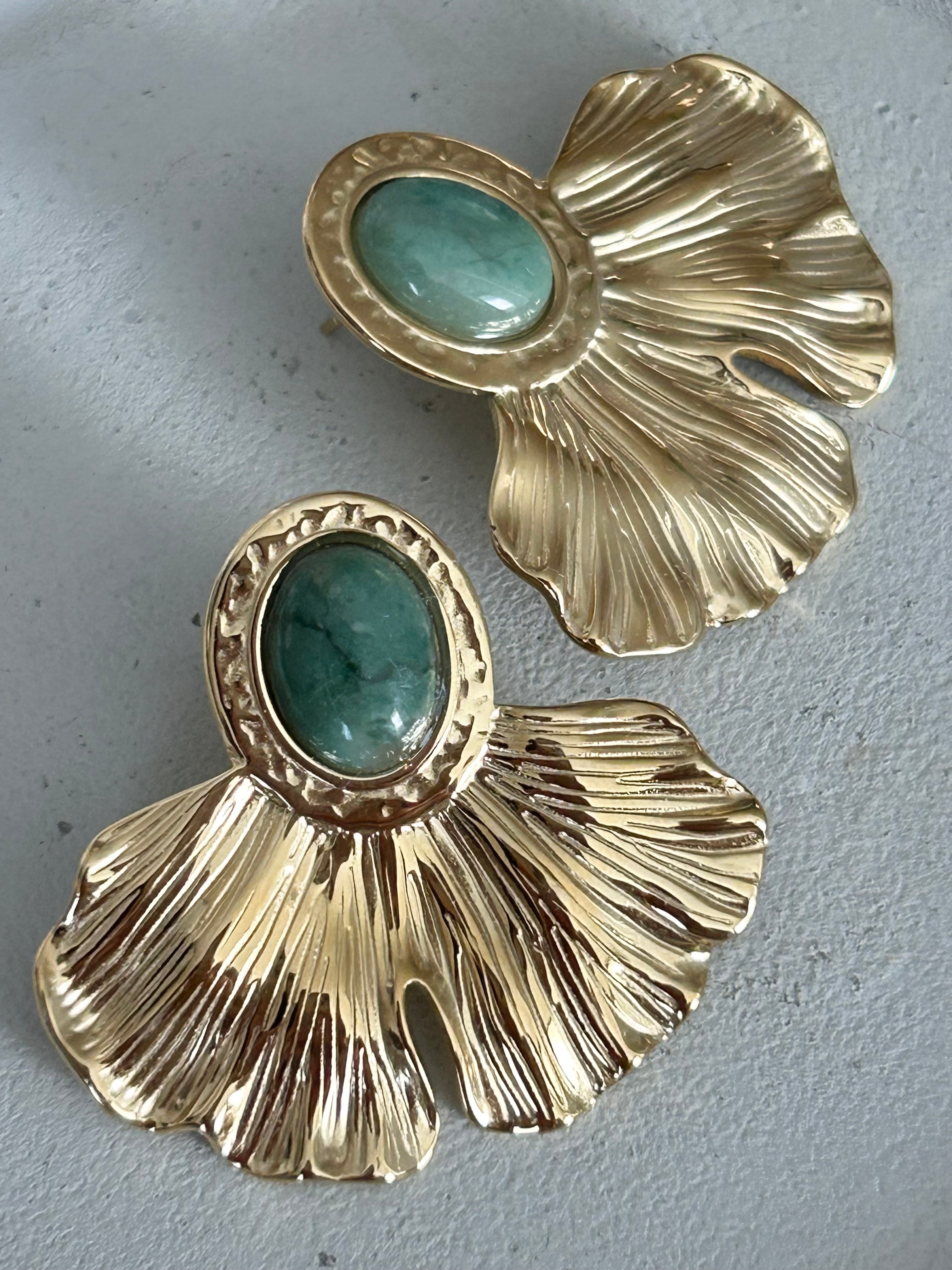 Shell stone earring