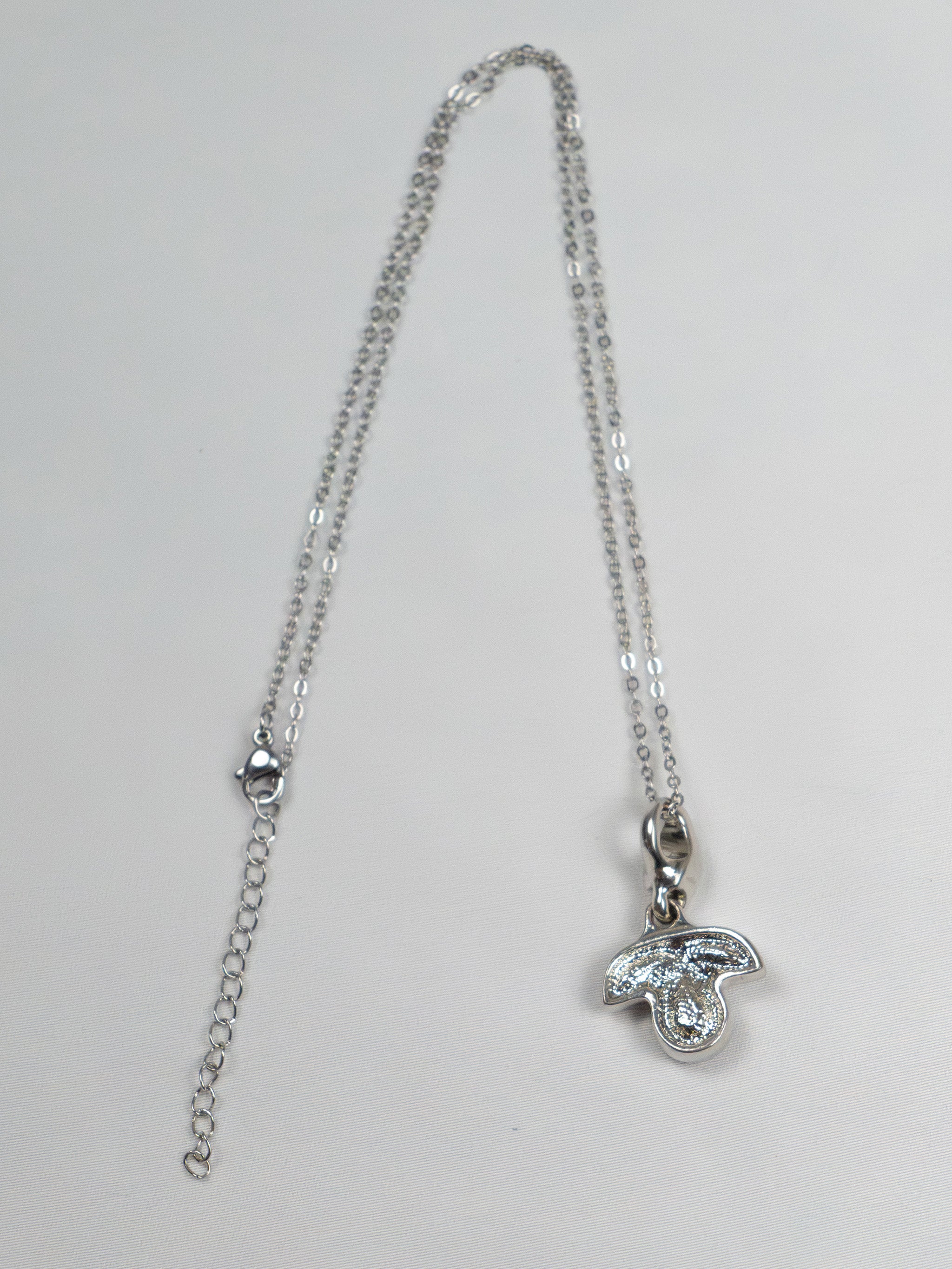 CRYSTAL PETAL SILVER NECKLACE