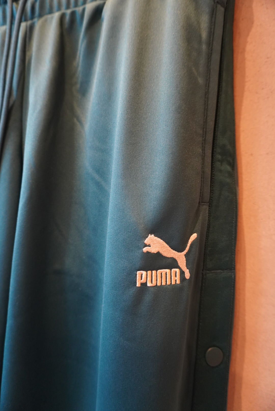VINTAGE PUMA POPPER PANTS – COLD GREEN