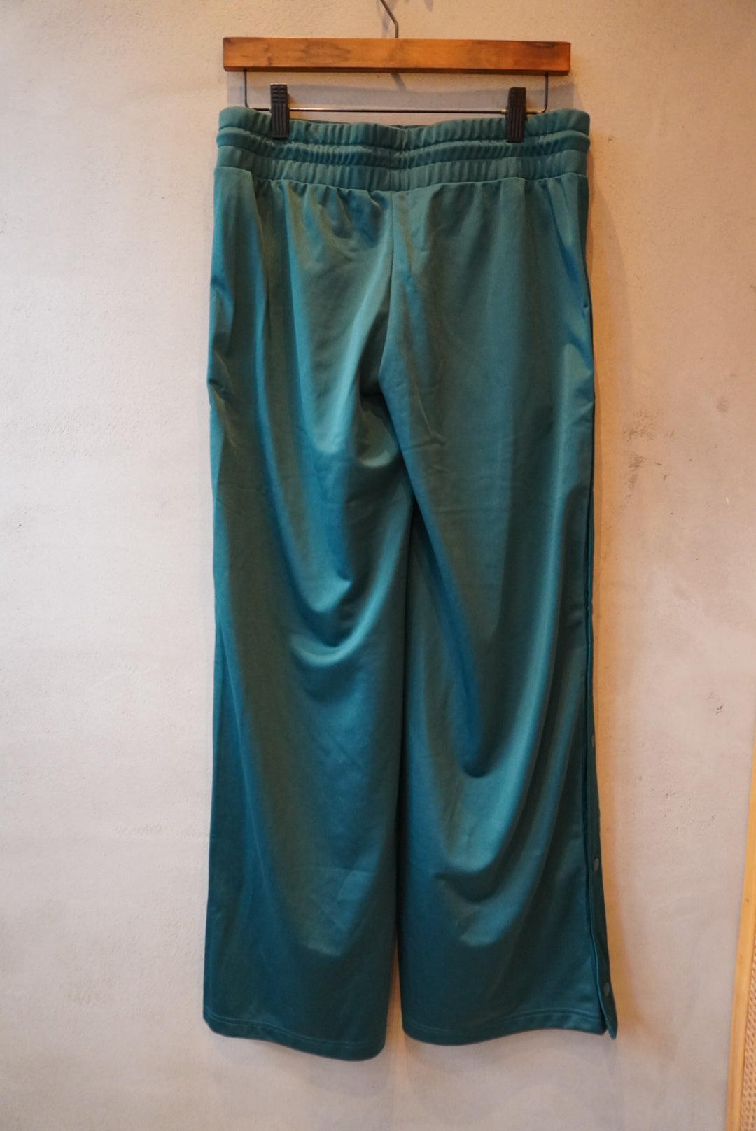 VINTAGE PUMA POPPER PANTS – COLD GREEN