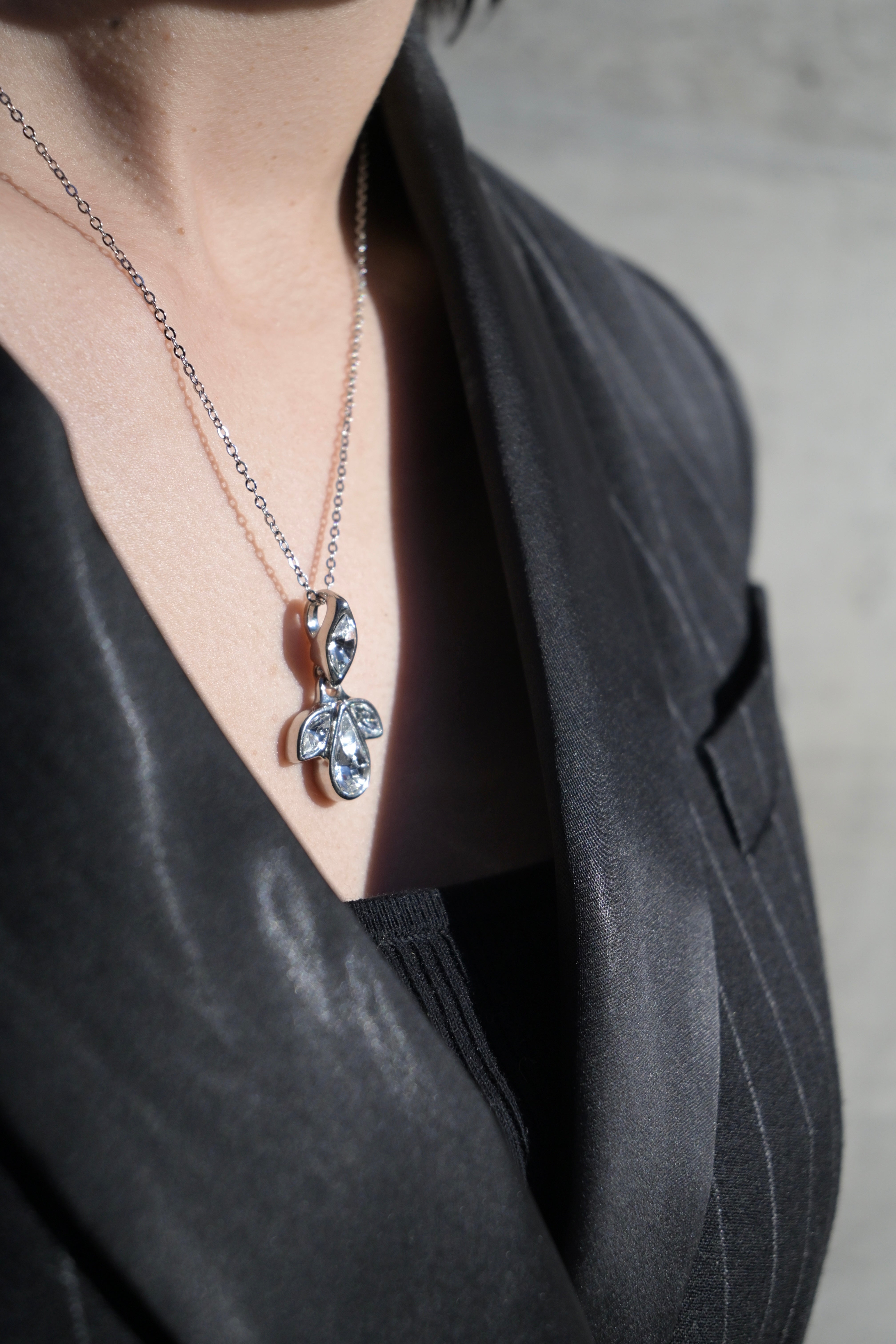 CRYSTAL PETAL SILVER NECKLACE