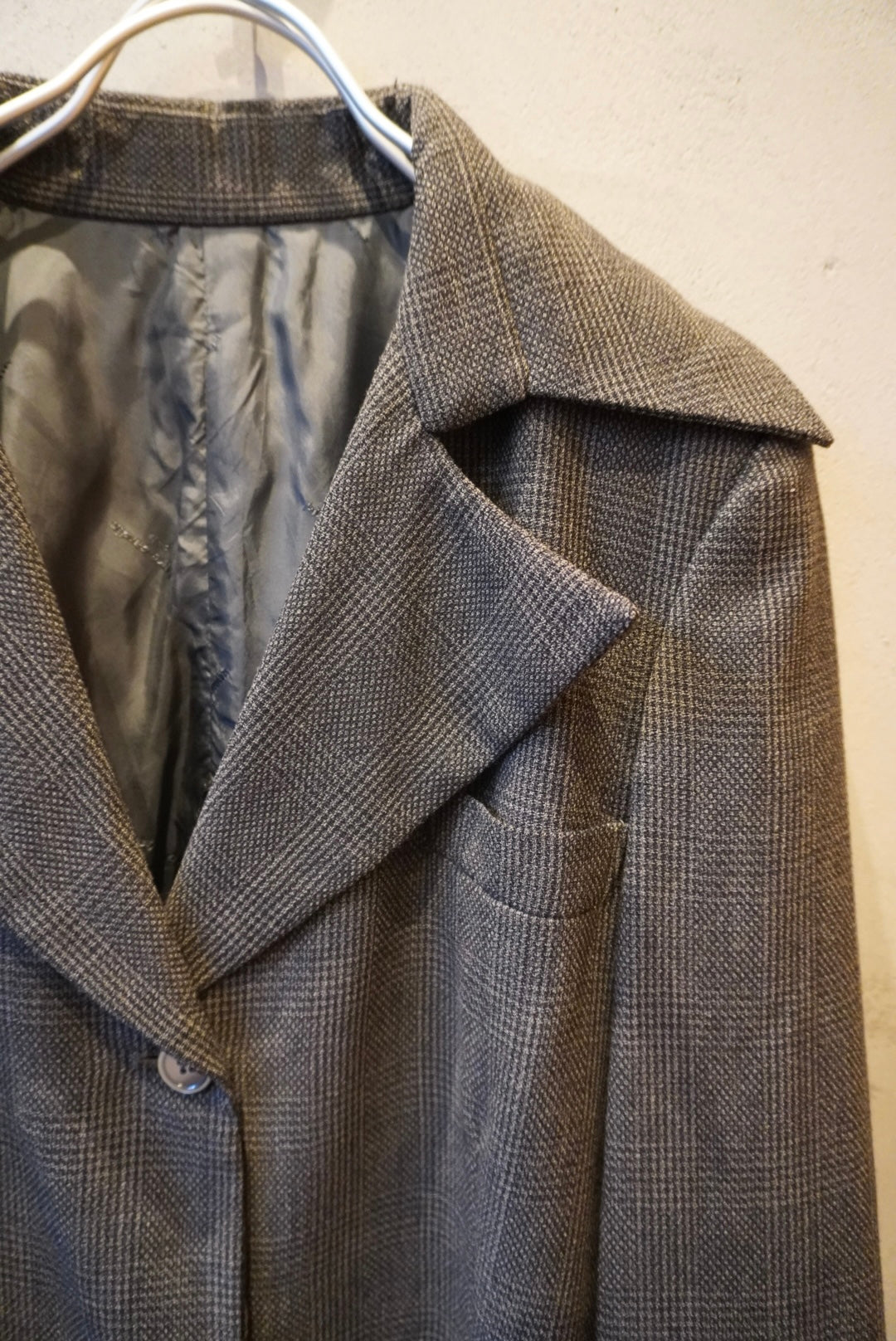wide lapel jacket