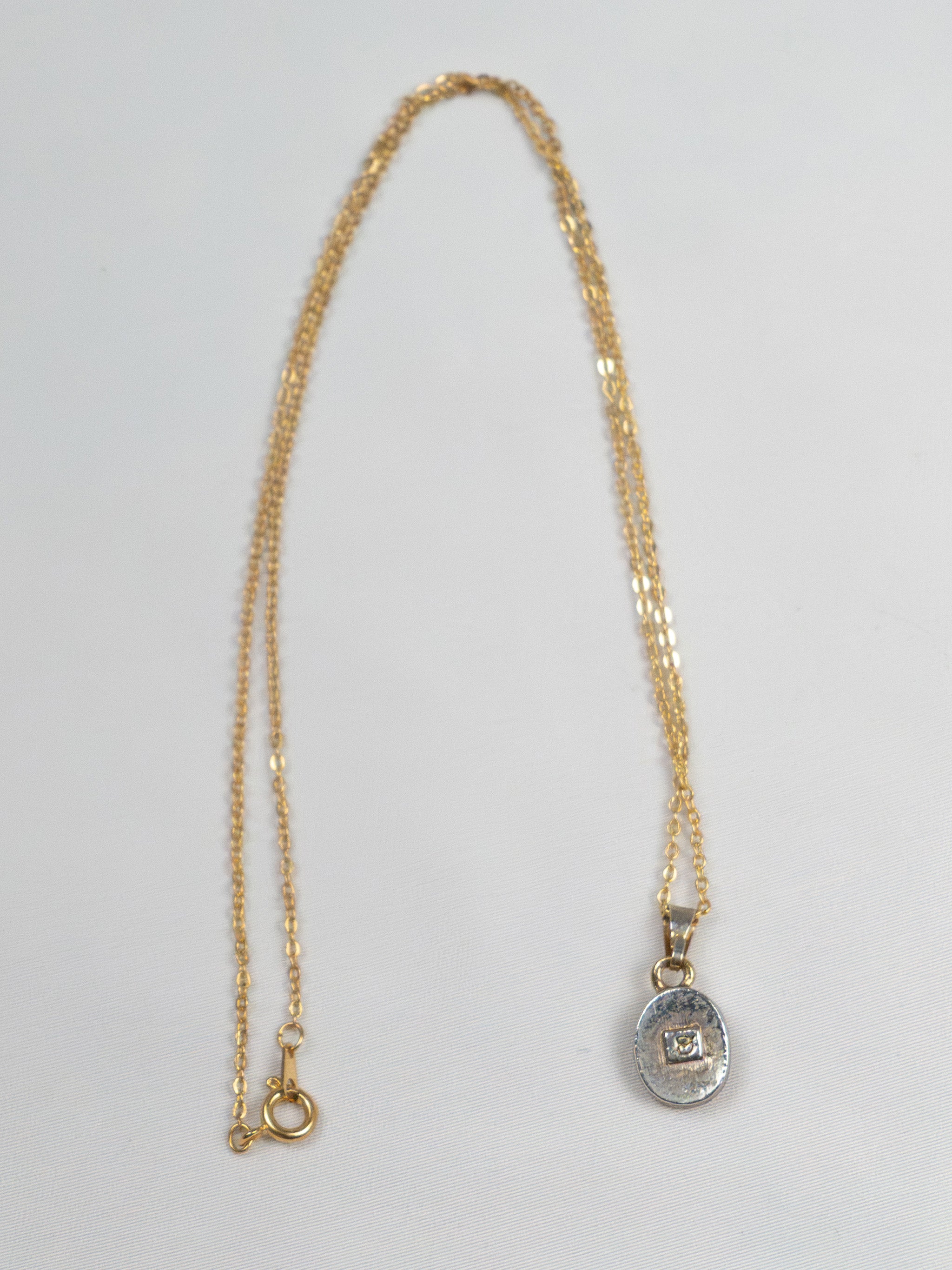 STARRY RED NECKLESS