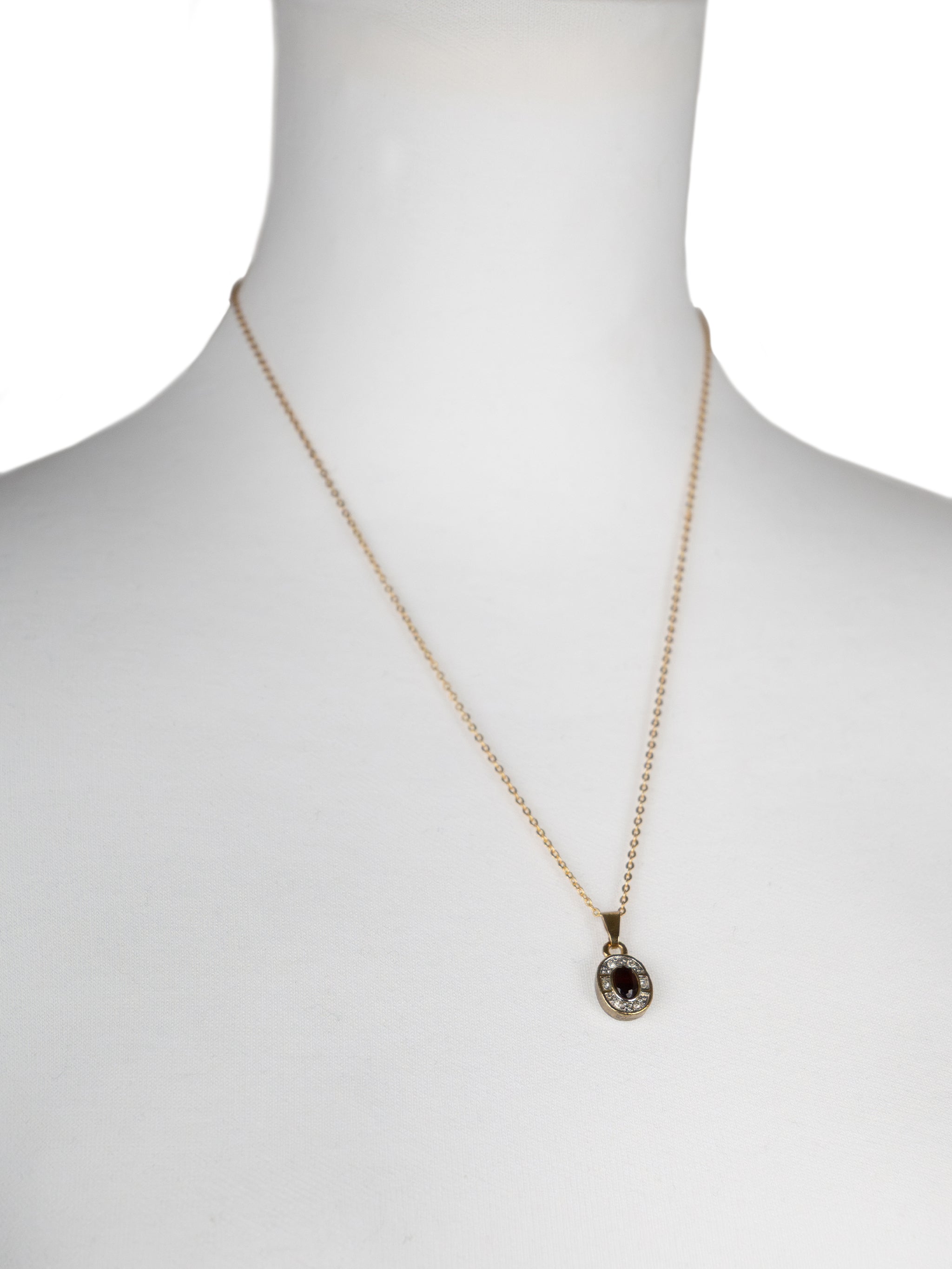 STARRY RED NECKLESS