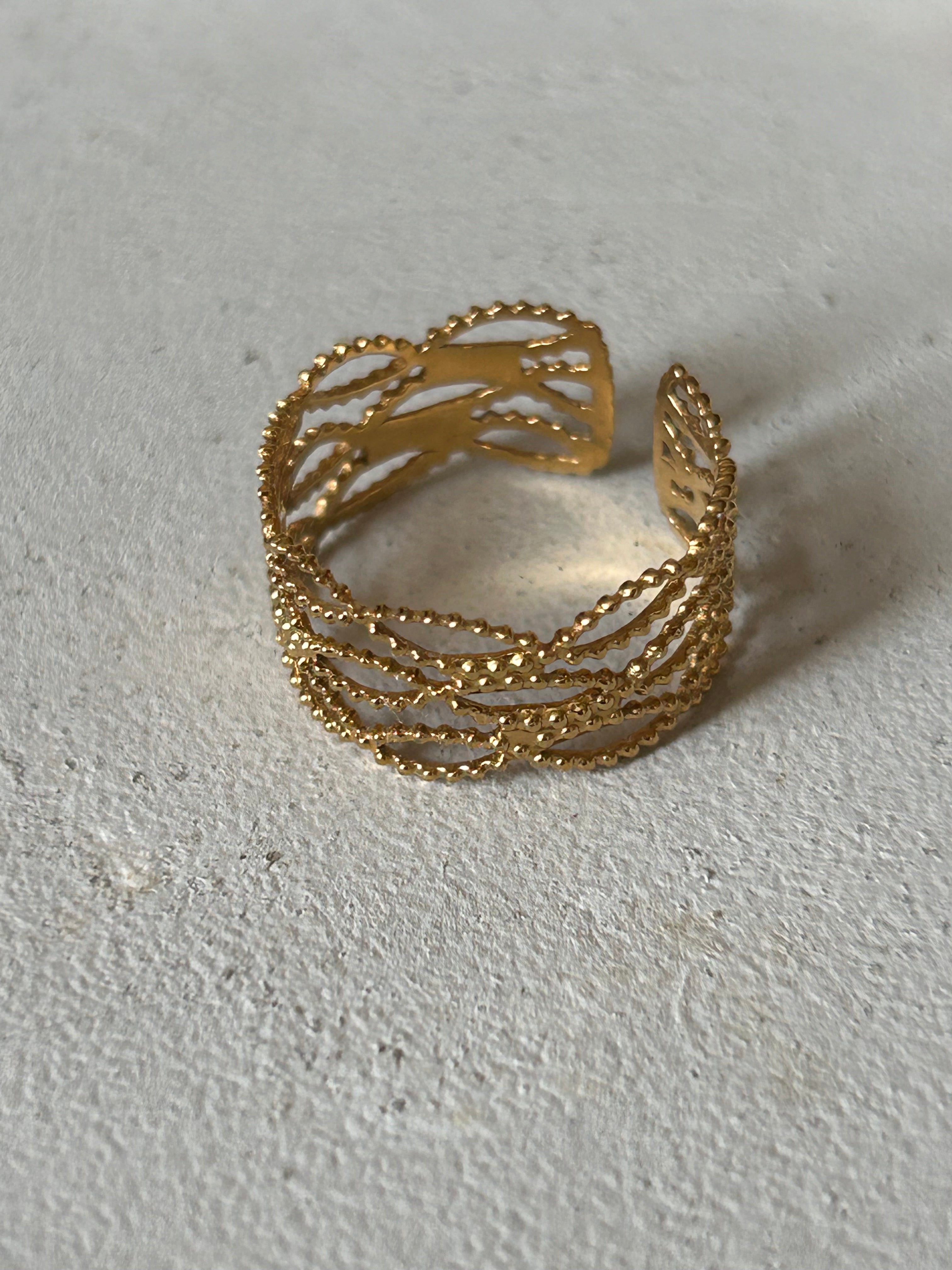 Wave ring