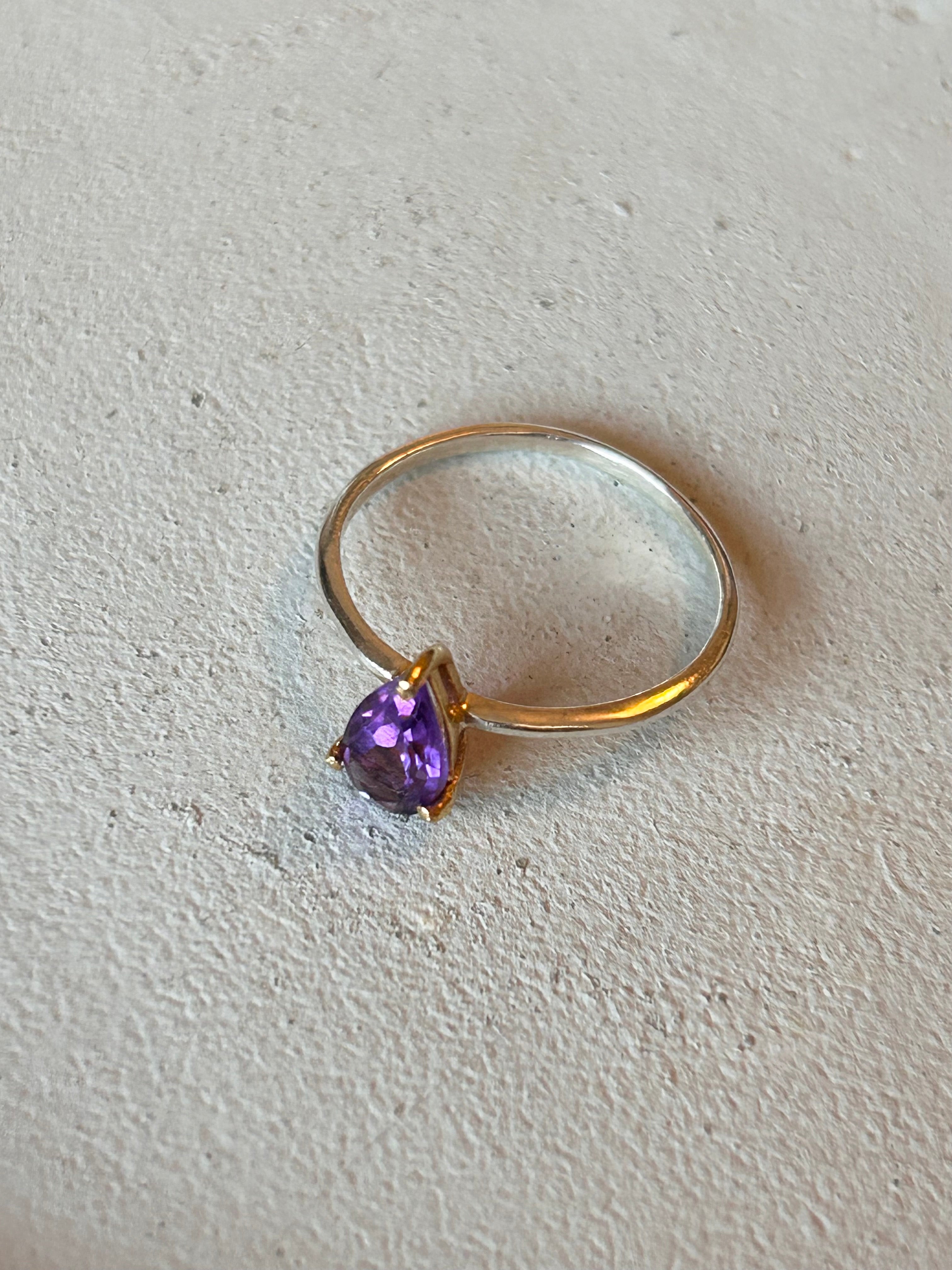 Purple drop stone ring