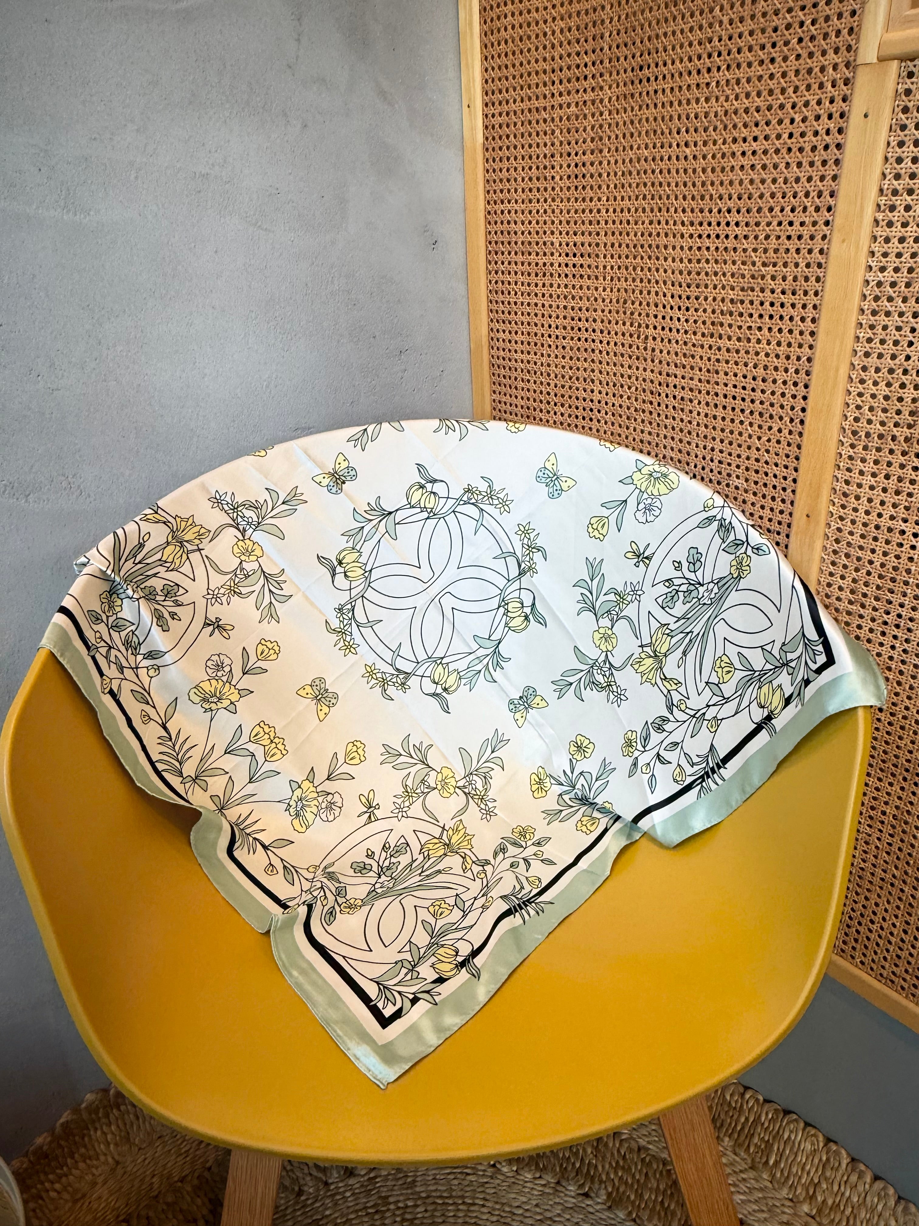 BOTANICAL GARDEN SCARF