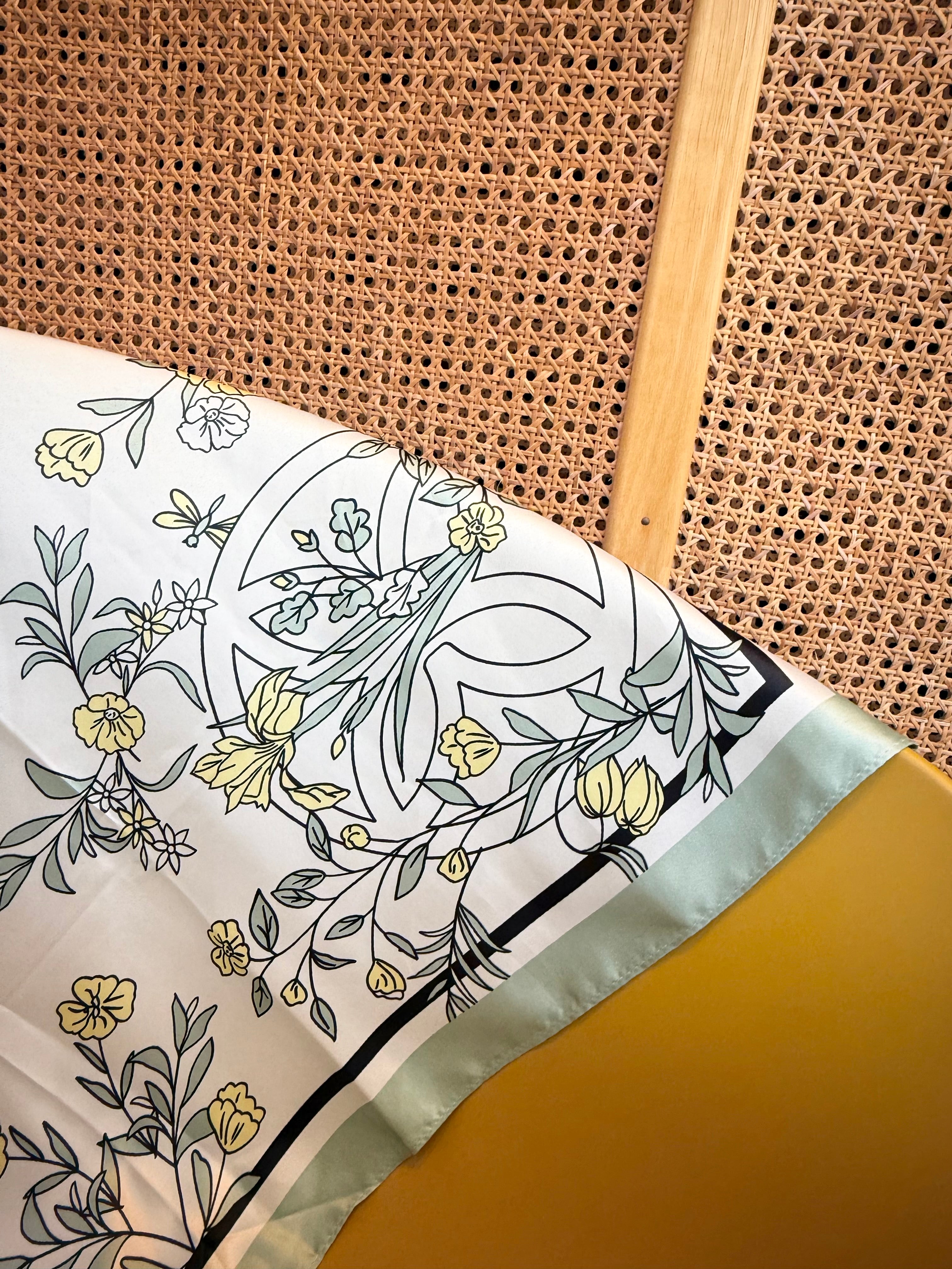 BOTANICAL GARDEN SCARF